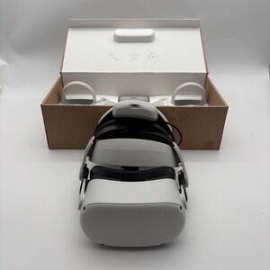Meta Quest 2 Standalone VR Headset & BOBOVR M2 Plus-2 Strap Battery Dock